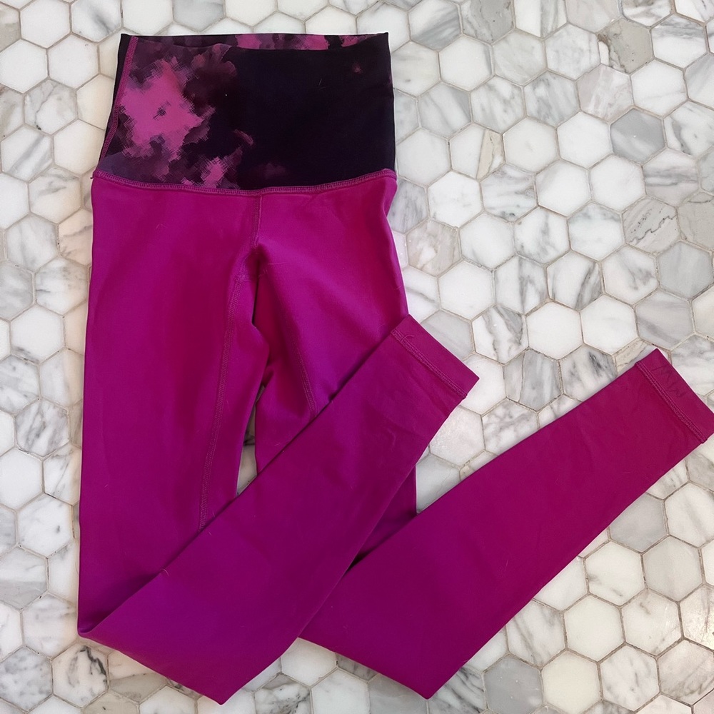 Pink Lululemon Wunder Under leggings